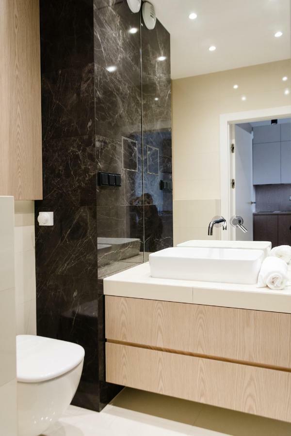 Luxlux Apartments Metro Slodowiec Warsaw Luaran gambar