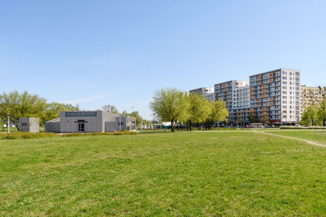 Luxlux Apartments Metro Slodowiec Warsaw Luaran gambar